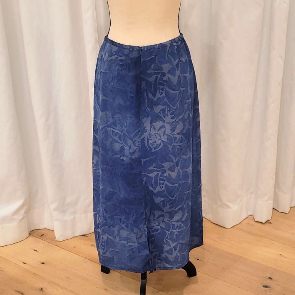 Express Watercolor Blue lined skirt - Picture 2 of 7